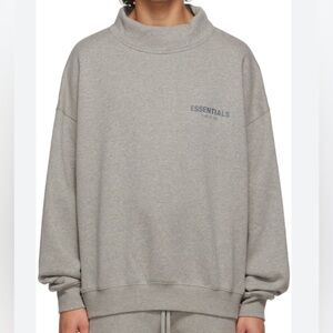 Fear of God Essentials mock neck sweatshirt. Men’s size L,Grey.Great condition!